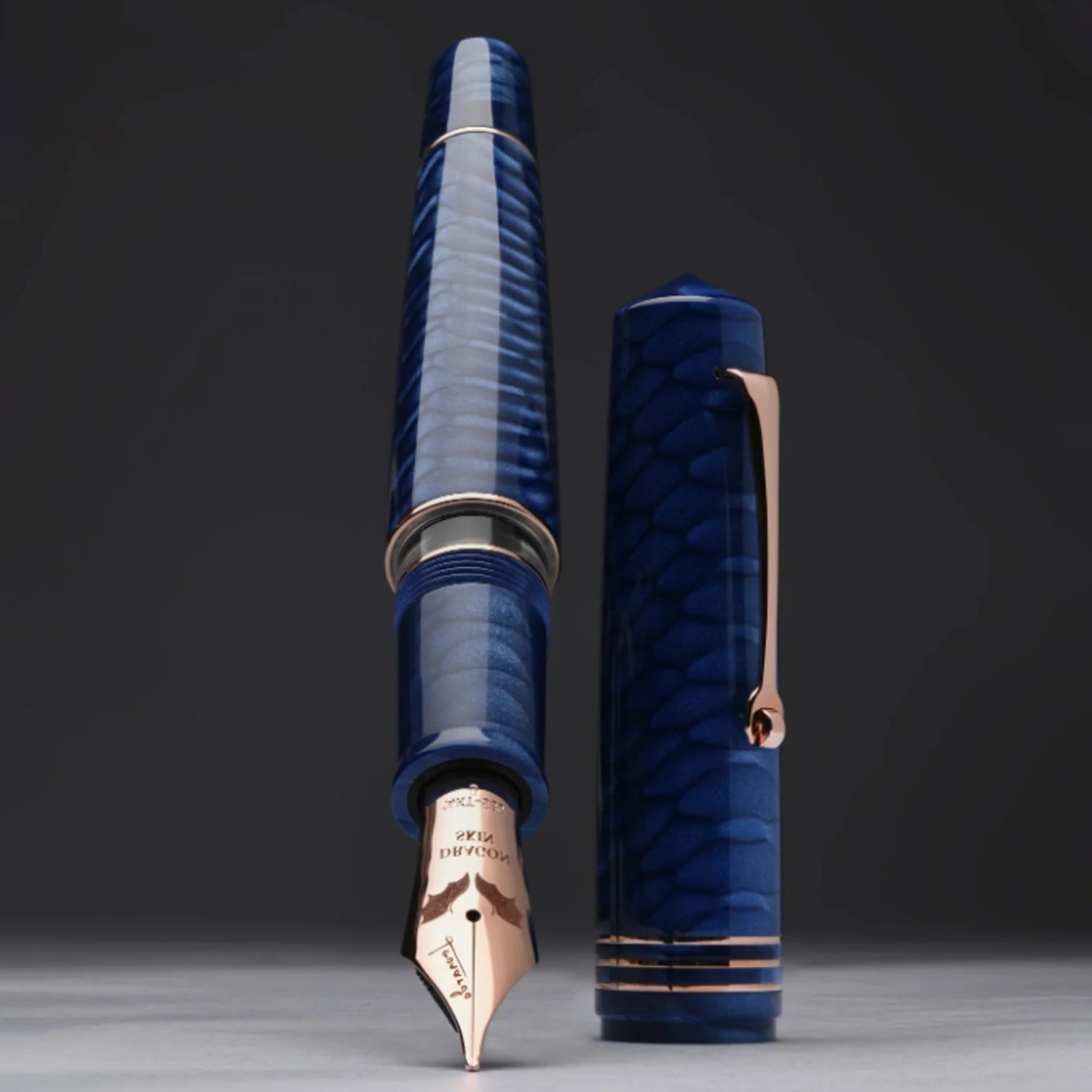 Leonardo MZ Grande 2.0 Dragon Skin No.8 14K Gold Fountain Pen - Blue RGT Leonardo