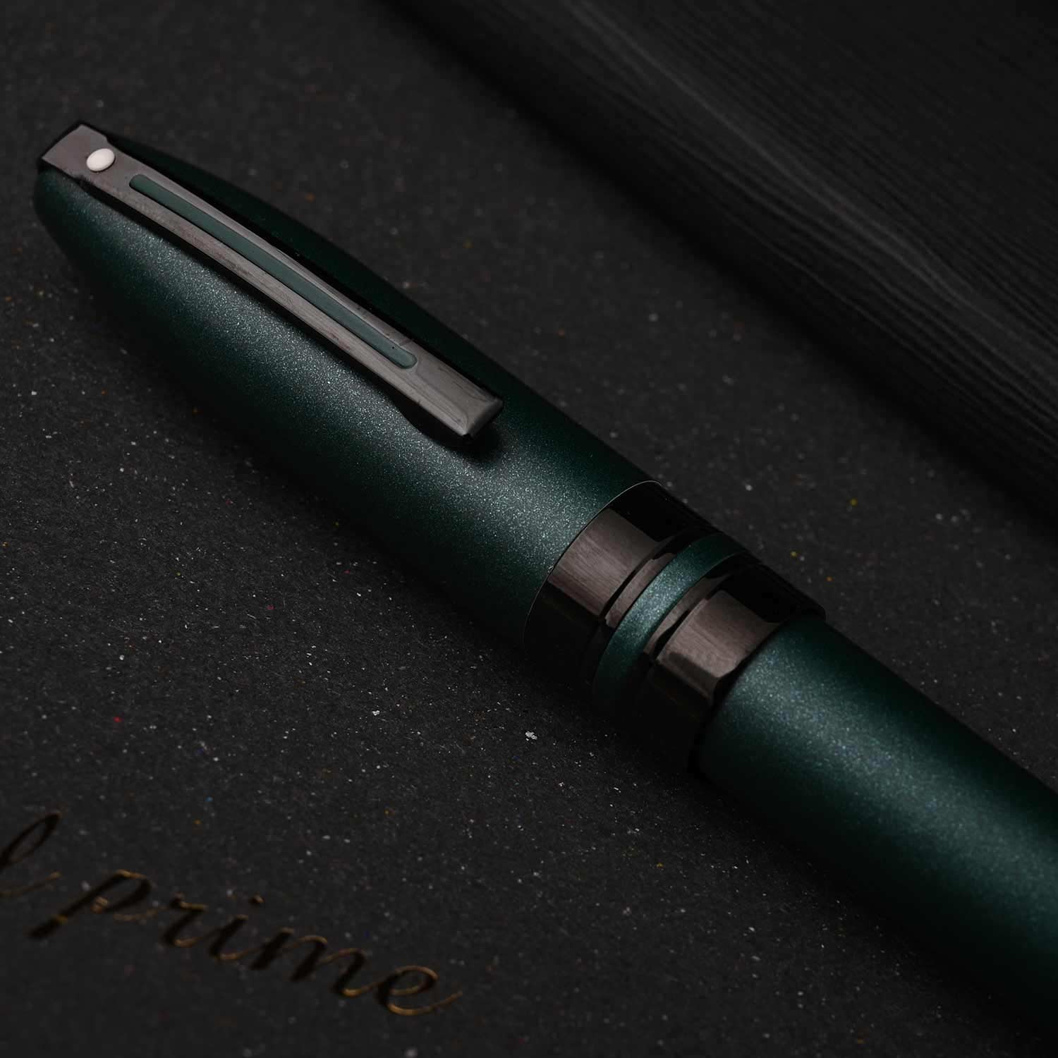 Sheaffer Icon Fountain Pen - Metallic Green PVD Sheaffer