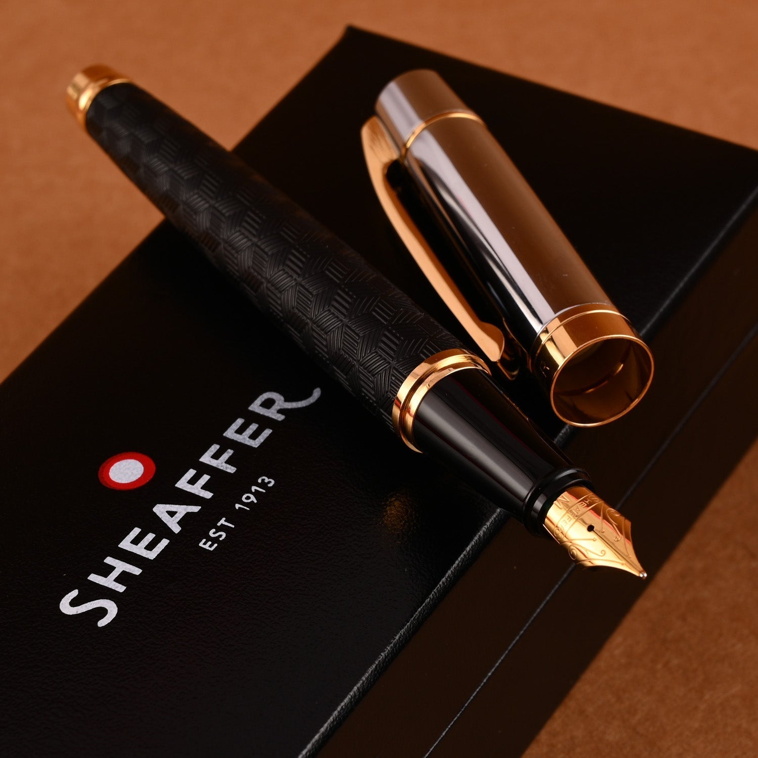 Sheaffer 300 Fountain Pen - Engraved Black & Chrome GT Sheaffer