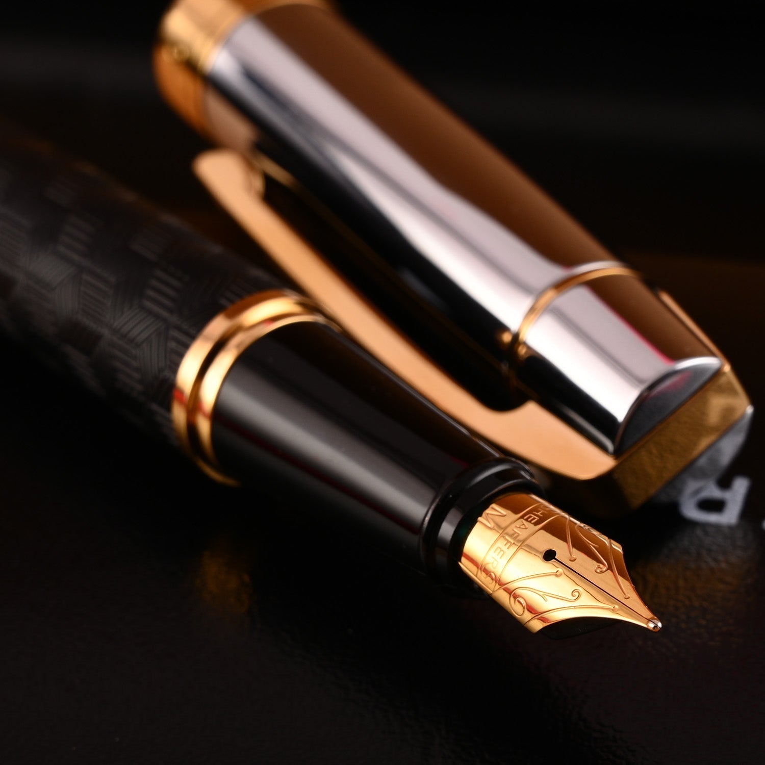 Sheaffer 300 Fountain Pen - Engraved Black & Chrome GT Sheaffer