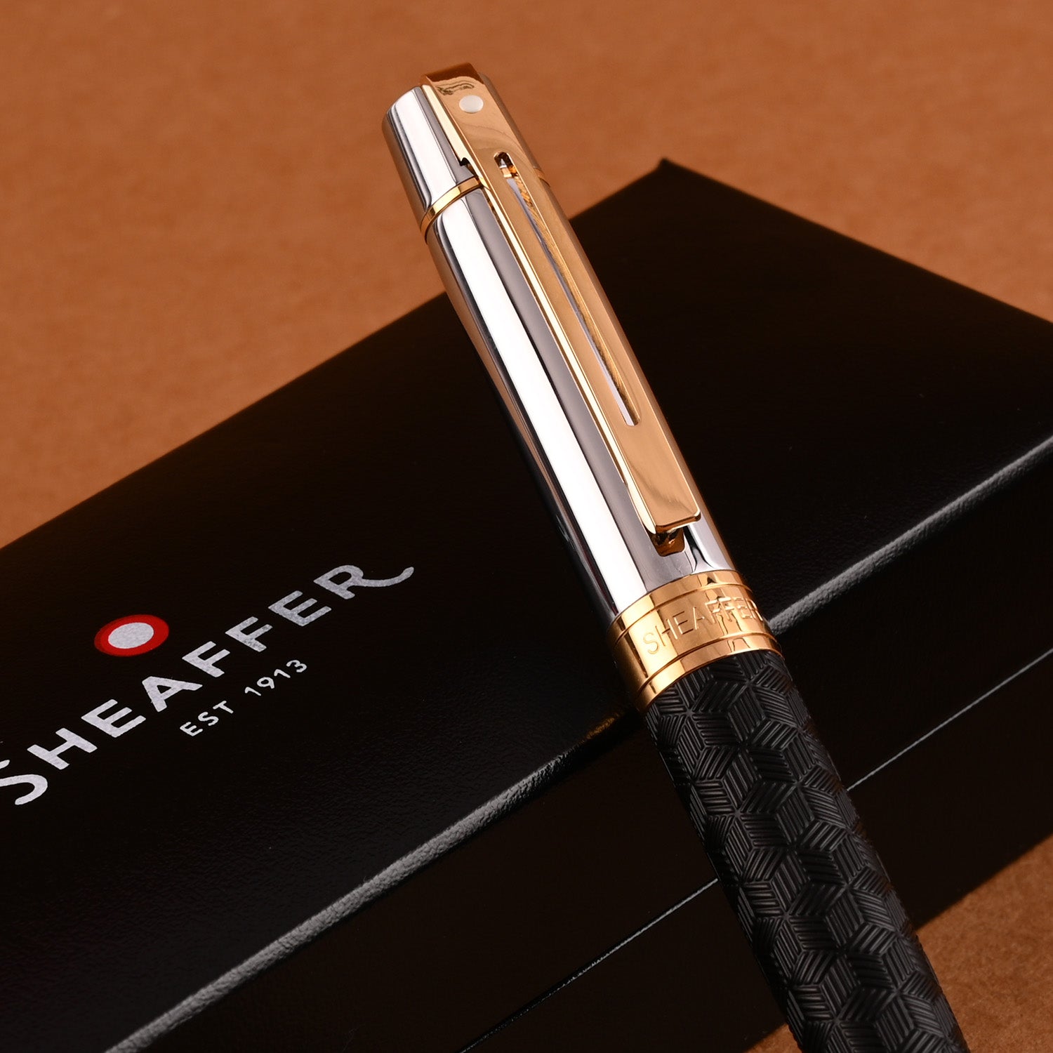 Sheaffer 300 Roller Ball Pen - Engraved Black & Chrome GT Sheaffer