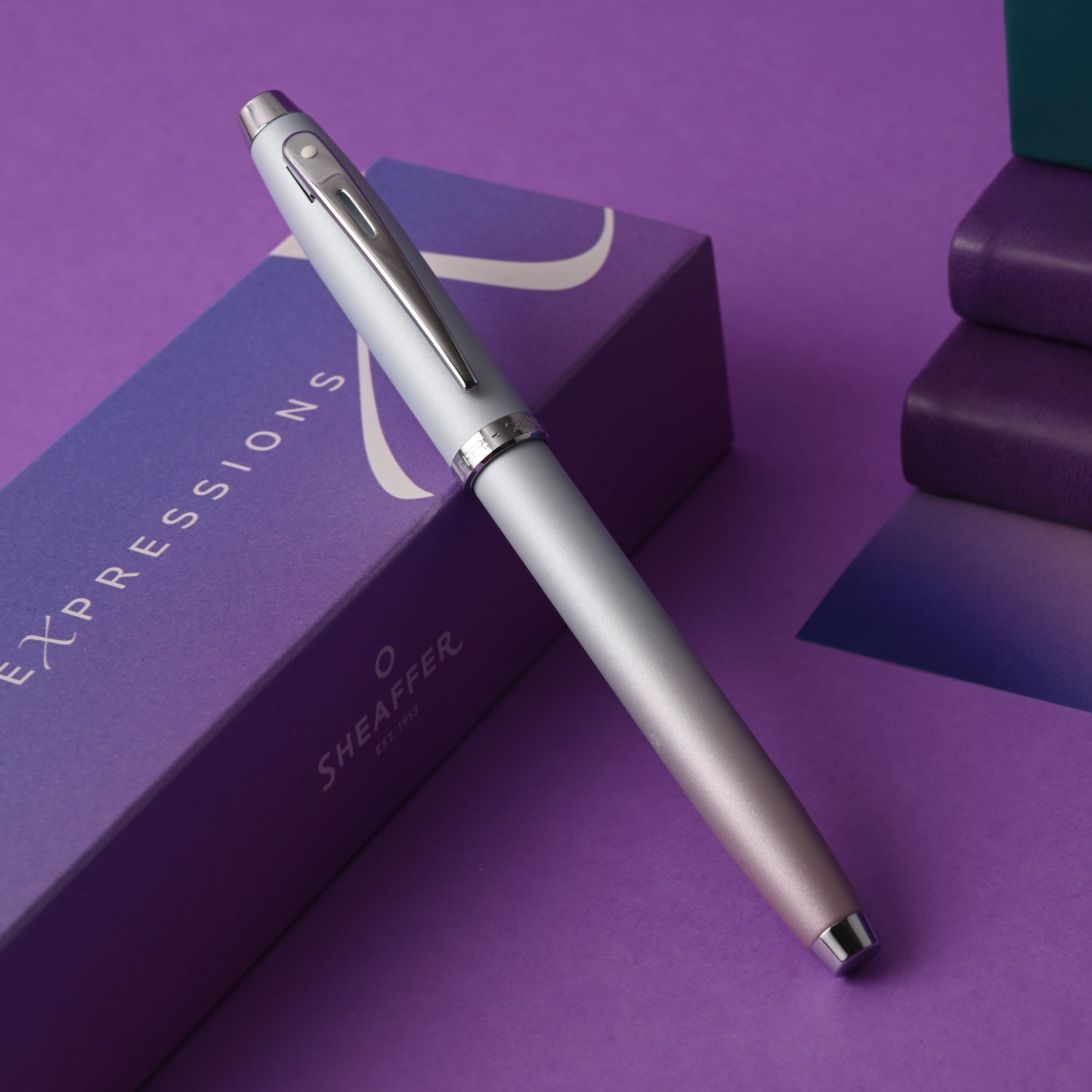 Sheaffer Expressions 100 Fountain Pen - Blue & Pink Pearlised Gradient CT Sheaffer