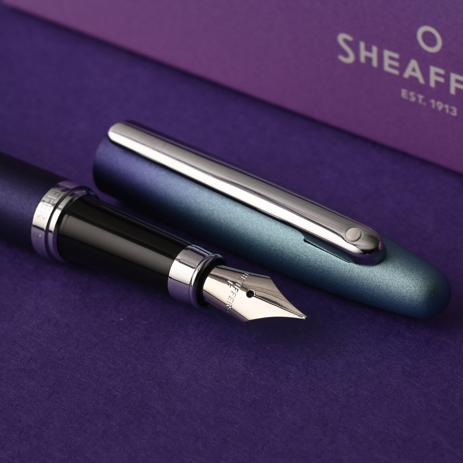 Sheaffer Expressions VFM Fountain Pen - Blue & Purple Pearlised Gradient CT Sheaffer