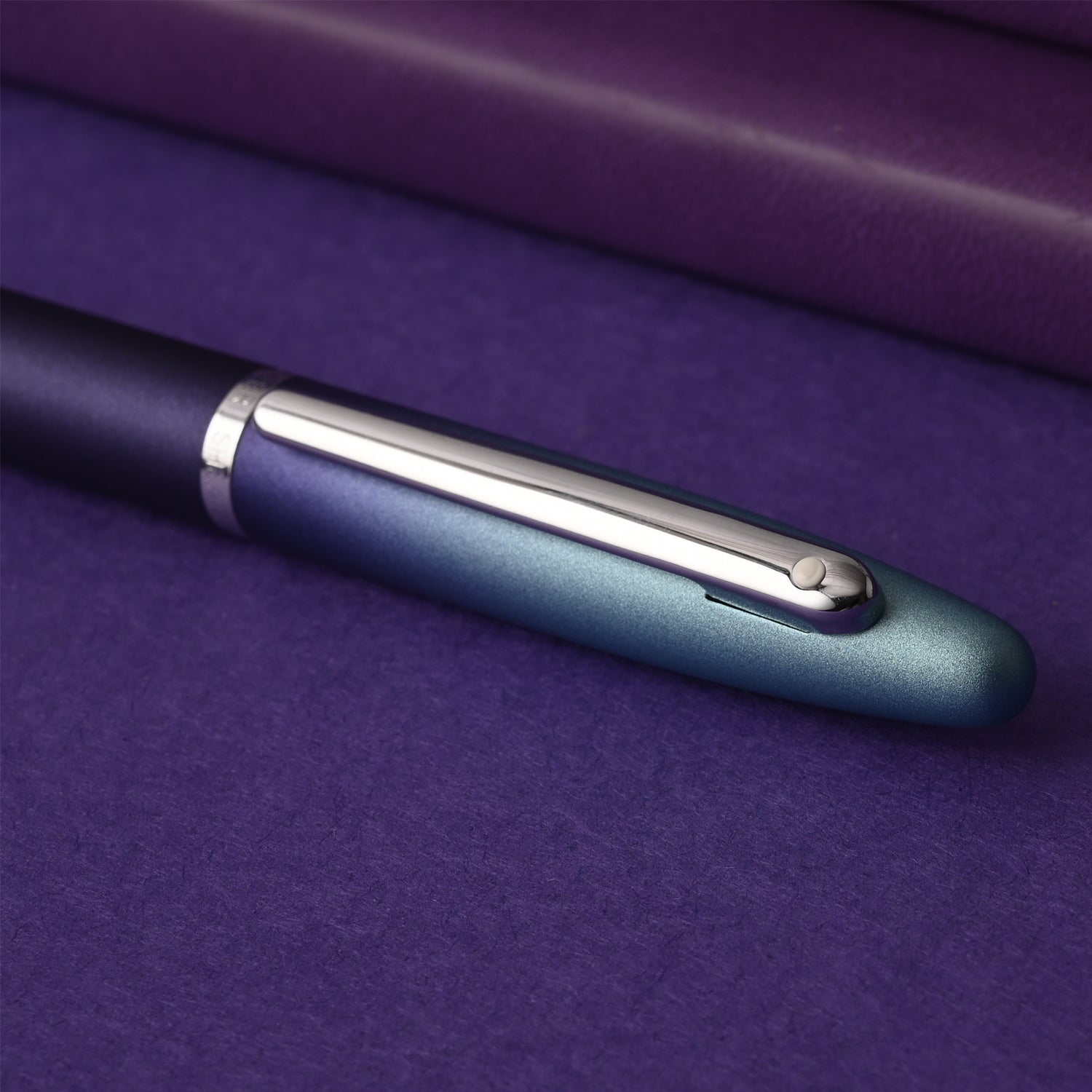 Sheaffer Expressions VFM Roller Ball Pen - Blue & Purple Pearlised Gradient CT Sheaffer