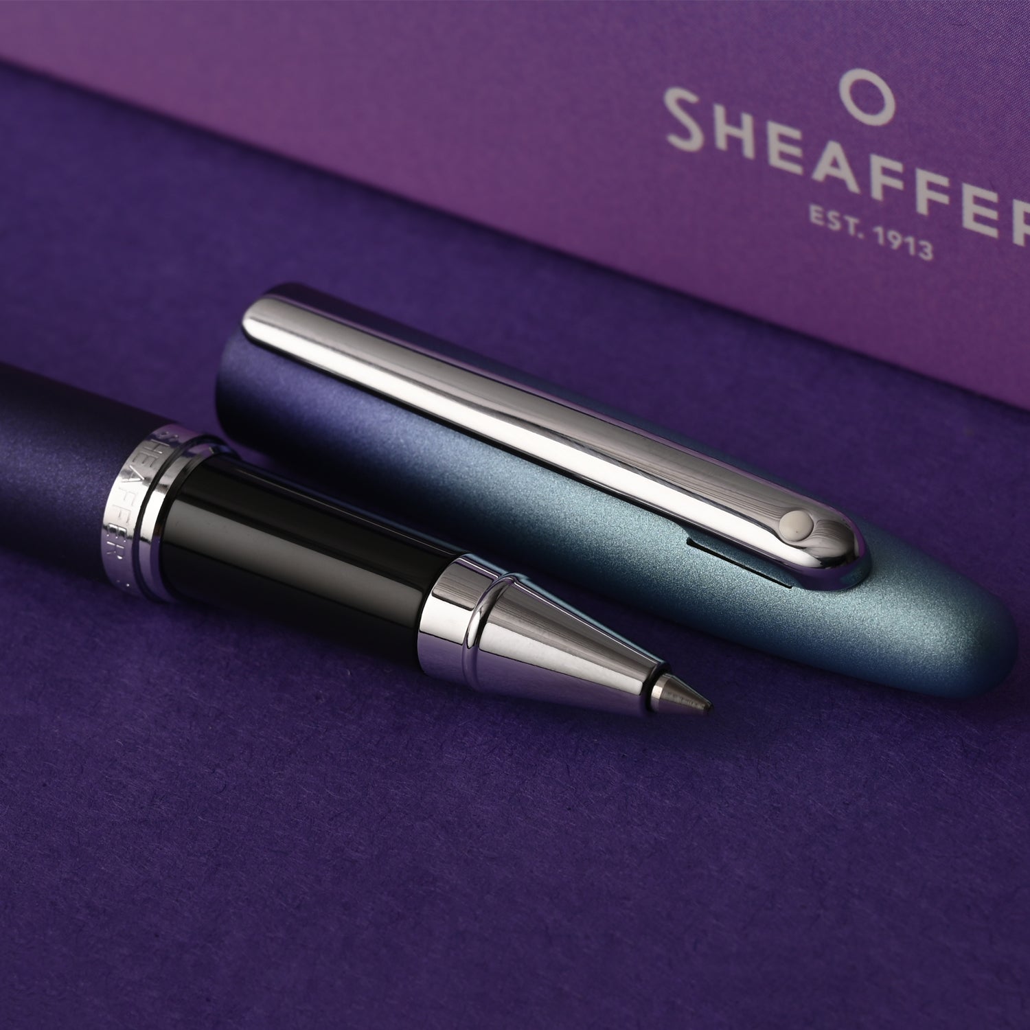 Sheaffer Expressions VFM Roller Ball Pen - Blue & Purple Pearlised Gradient CT Sheaffer