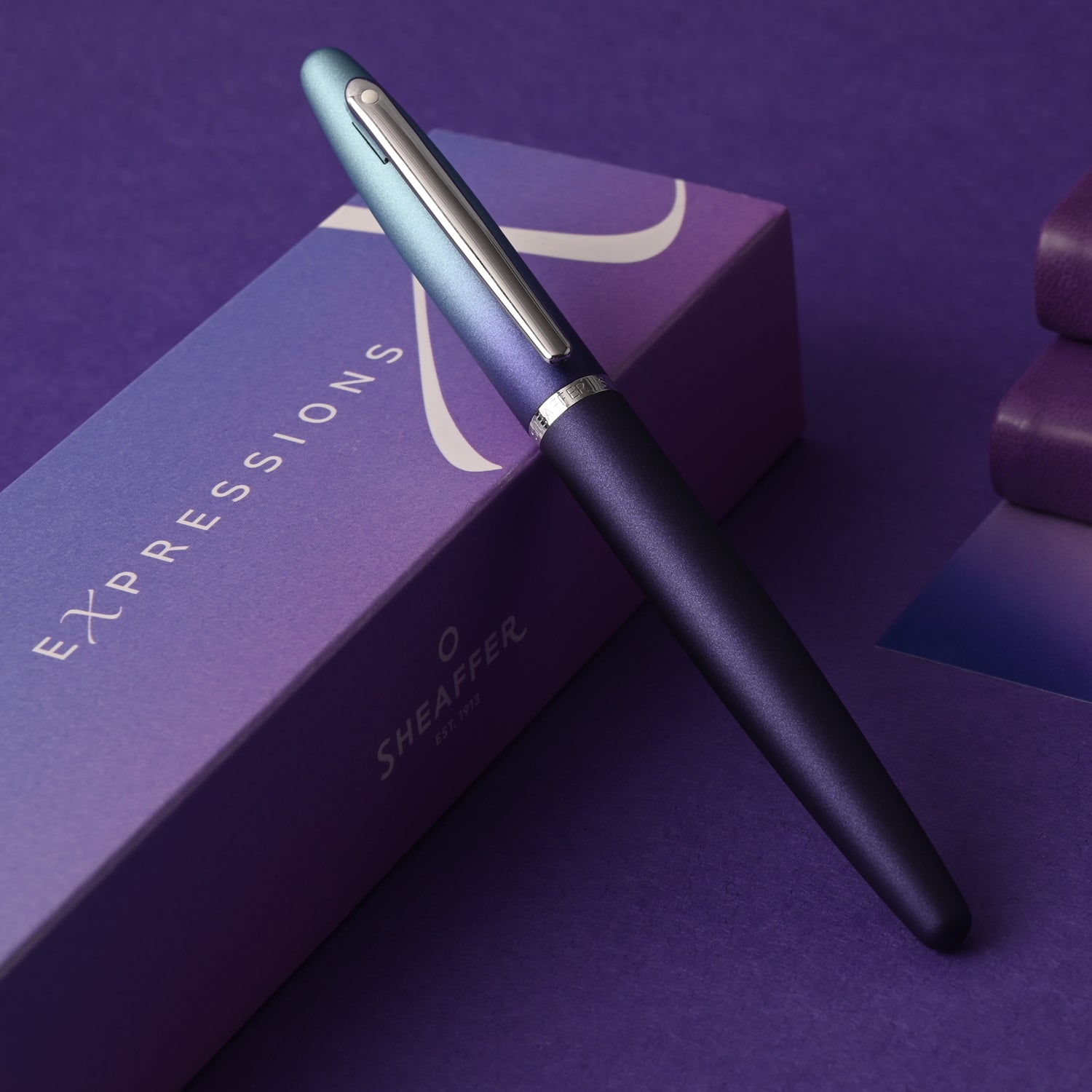 Sheaffer Expressions VFM Roller Ball Pen - Blue & Purple Pearlised Gradient CT Sheaffer